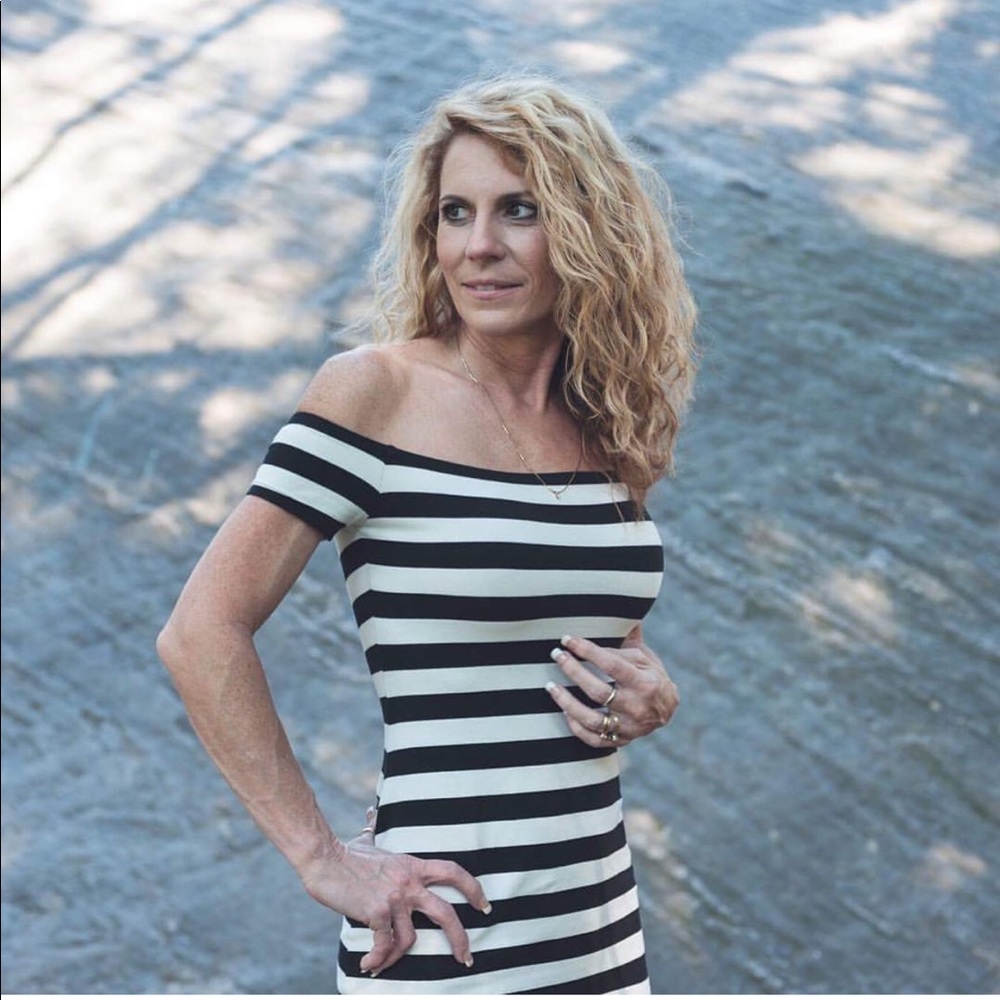 Black/white striped off shoulder mini - Picture 2 of 3